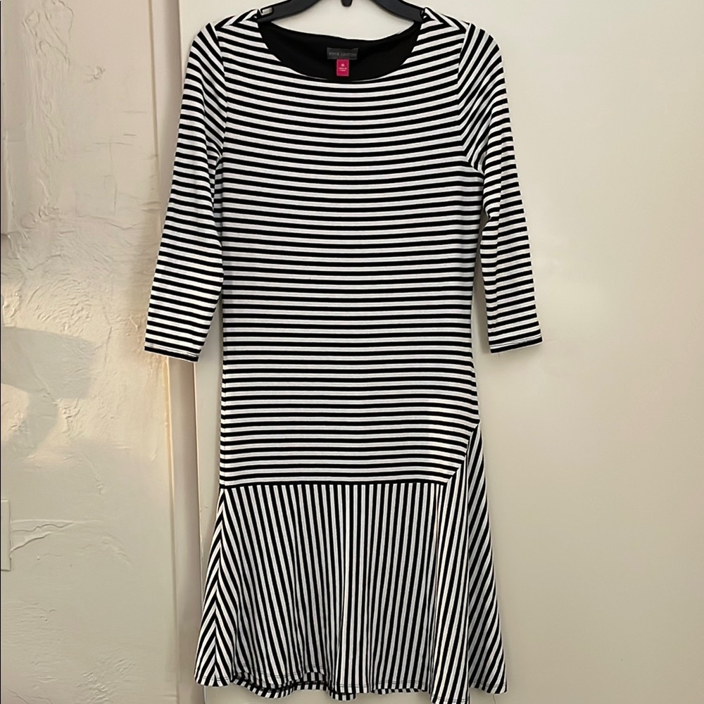 Vince Camuto Black‎ and White 3/4 sleeve Striped Dress, size XS